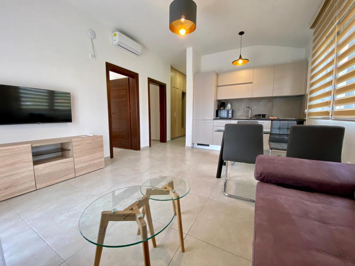 Villa Dolphin Apartments Petrovac Exterior foto