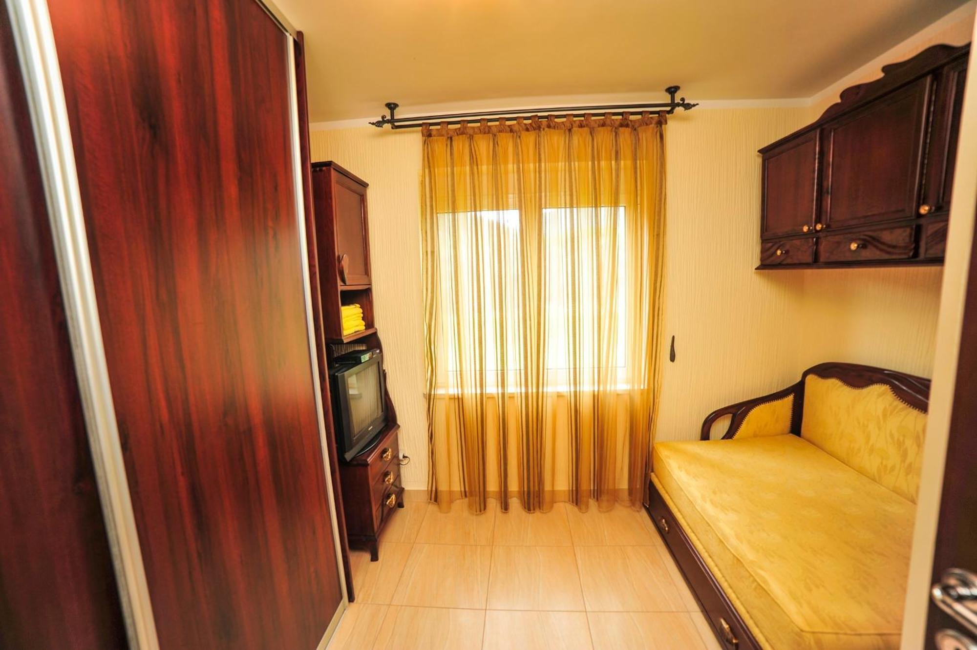 Villa Dolphin Apartments Petrovac Cameră foto