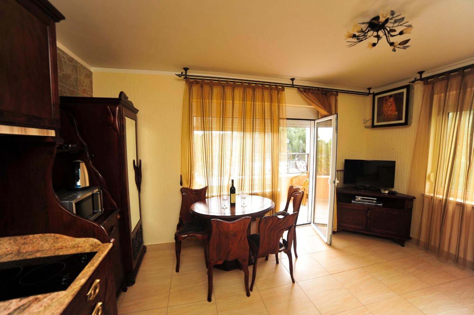 Villa Dolphin Apartments Petrovac Cameră foto