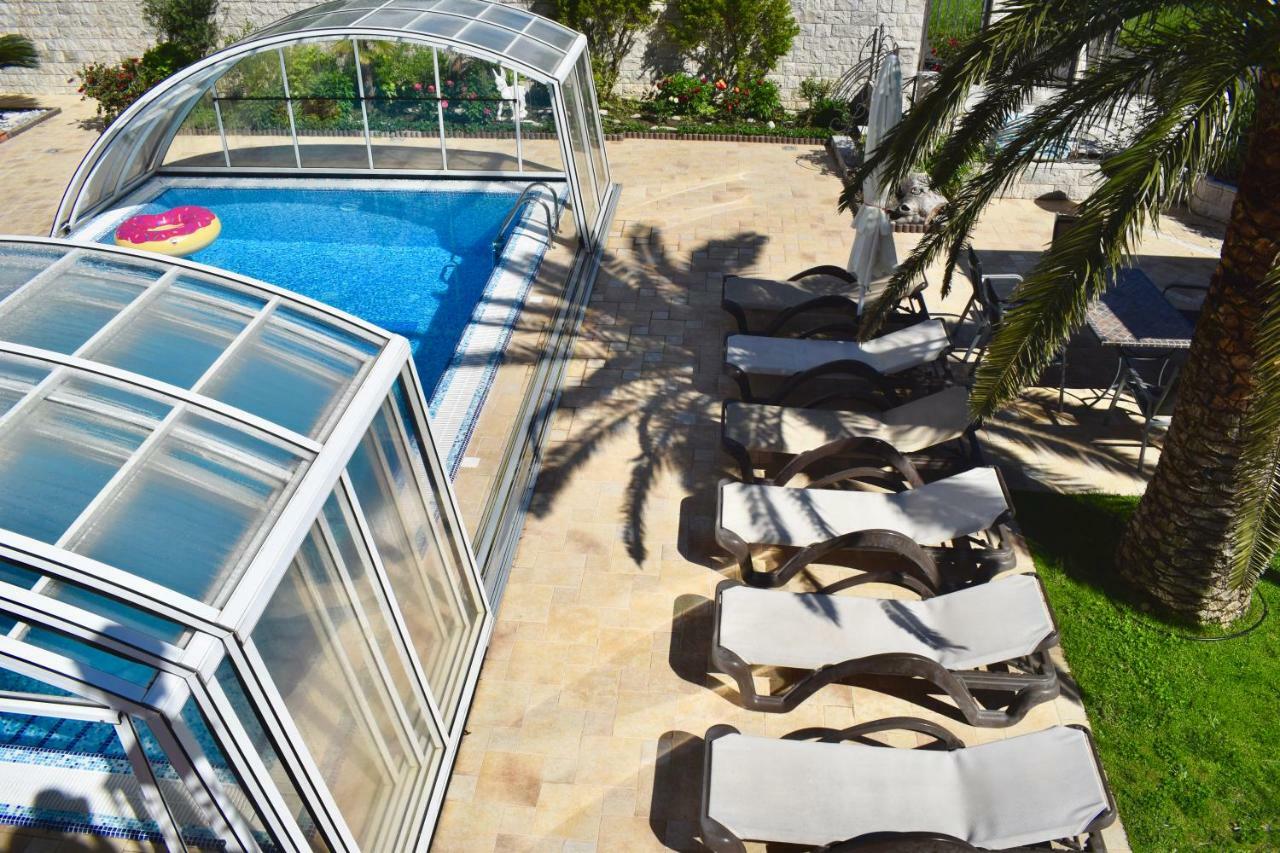 Villa Dolphin Apartments Petrovac Exterior foto