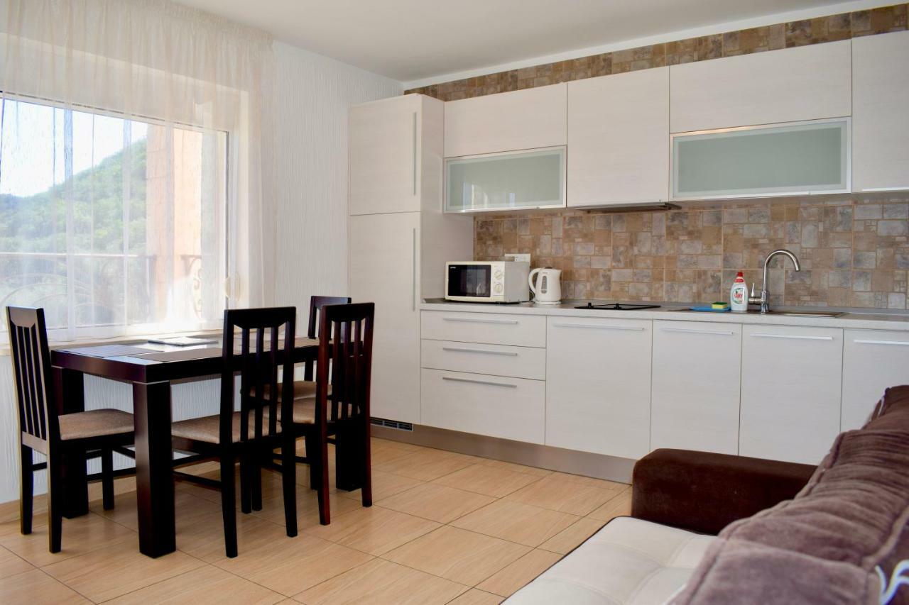 Villa Dolphin Apartments Petrovac Exterior foto